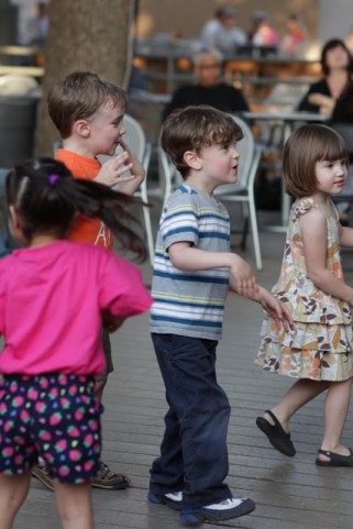 tcmf2013_kids_dancing
